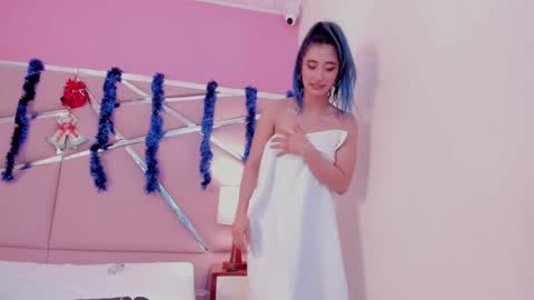 Snapshot of lunapagee chatting on 01-06-25, 05:16 Luna Page online show from 01-06-25, 05:16