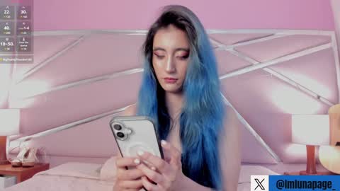 Snapshot of lunapagee chatting on 01-22-25, 01:00 Luna Page online show from 01-22-25, 01:00