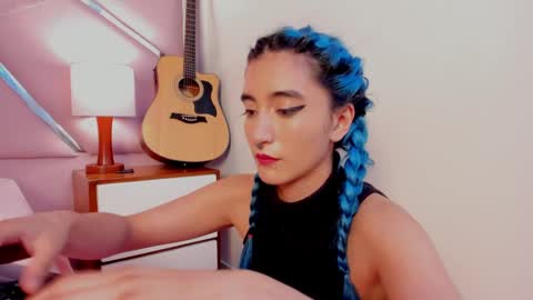 Snapshot of lunapagee chatting on 03-10-25, 02:05 Luna Page online show from 03-10-25, 02:05