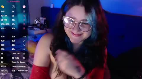 Snapshot of lunapalmer01 chatting on 07-07-26, 12:31 Julieth online show from 07-07-26, 12:31