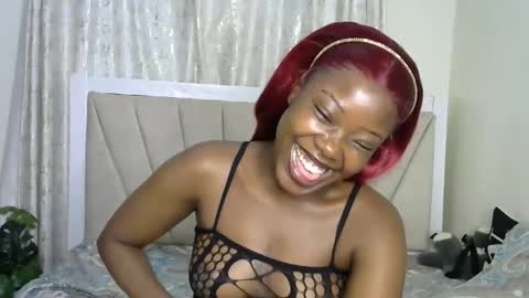 Snapshot of lunar_chocolate000 chatting on 04-09-26, 07:08 Smiley online show from 04-09-26, 07:08