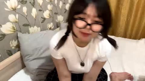 Yuna online show from 11-11-25, 04:18