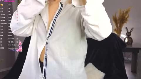 Snapshot of lunariabliss chatting on 09-25-25, 03:05 Kelly online show from 09-25-25, 03:05