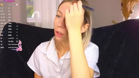 Snapshot of lunariabliss chatting on 10-05-25, 02:37 Kelly online show from 10-05-25, 02:37