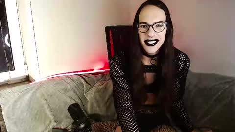 Linda  Linde online show from 02-18-25, 02:05