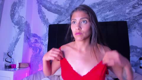 Snapshot of lunarossie chatting on 05-27-26, 01:57 Luna online show from 05-27-26, 01:57