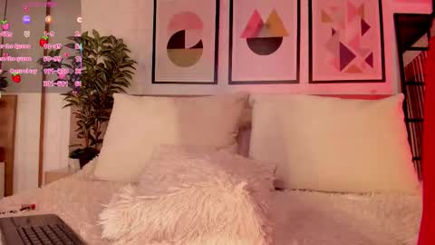 Luna Ruso  online show from 03-05-26, 07:54