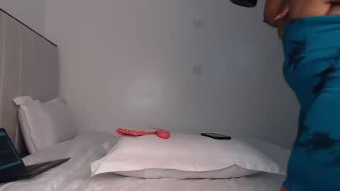 Luna online show from 04-20-26, 01:08