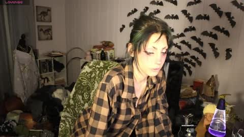 Snapshot of lunasparkles chatting on 04-11-26, 05:01 ..LunaSparkles. online show from 04-11-26, 05:01