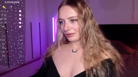 LunaticaBae online show from 02-22-25, 01:22