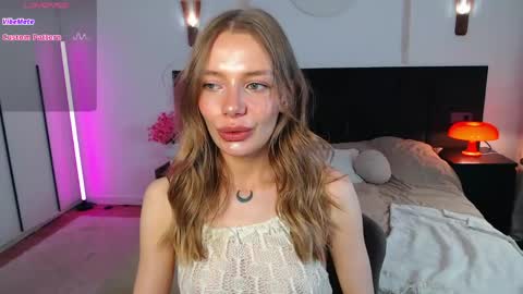 LunaticaBae online show from 05-10-26, 04:06