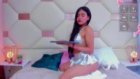 Snapshot of lunatoledo chatting on 09-20-25, 01:34 Luna Toledo online show from 09-20-25, 01:34