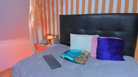 Luna Toledo online show from 12-22-25, 12:46