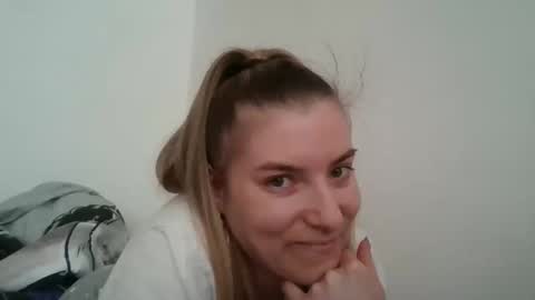 LunaVee online show from 04-27-26, 12:47