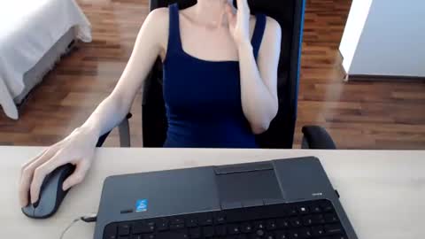 lunavibe_ online show from 06-18-26, 11:47
