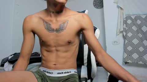 Snapshot of lunay_bigcock420 chatting on 10-14-25, 10:05 lunay_bigcock420 online show from 10-14-25, 10:05