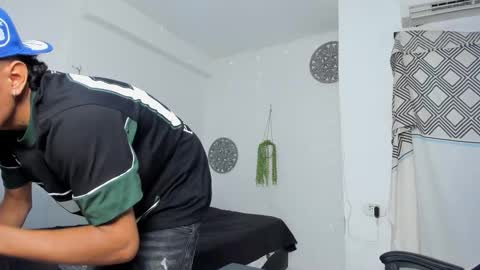 Snapshot of lunay_bigcock420 chatting on 10-31-25, 11:55 lunay_bigcock420 online show from 10-31-25, 11:55