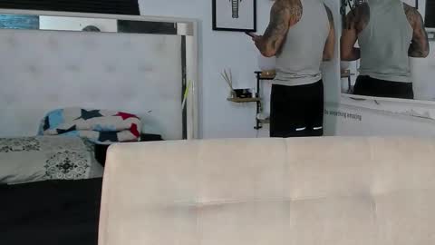 Snapshot of lunay_xtreemboy chatting on 11-26-25, 12:33 Lunay online show from 11-26-25, 12:33