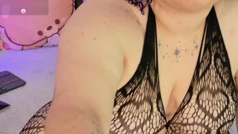 Snapshot of lunitaa_0 chatting on 04-15-26, 02:18 L U N I T A online show from 04-15-26, 02:18