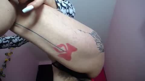 Luna Tamara online show from 10-28-25, 04:05