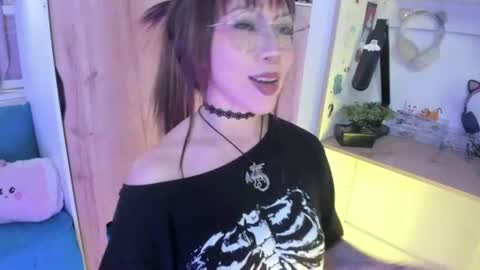 lunivyra online show from 07-08-26, 04:22