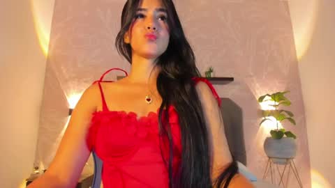 Snapshot of lunna_celeste chatting on 04-30-26, 12:33 L U N A online show from 04-30-26, 12:33