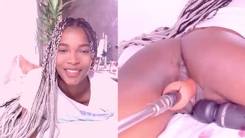 Snapshot of lunna_thomson chatting on 10-23-25, 12:43 lunna online show from 10-23-25, 12:43