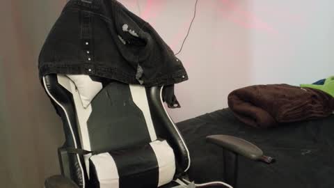 Snapshot of lunnaa1_ chatting on 09-26-25, 04:05 Luna online show from 09-26-25, 04:05