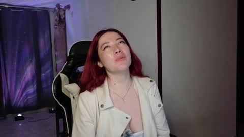 Snapshot of lunnaa1_ chatting on 10-26-25, 01:22 Luna online show from 10-26-25, 01:22