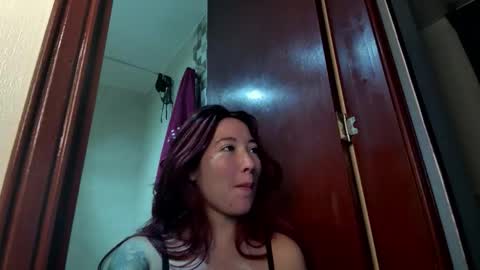 Snapshot of lunnaa1_ chatting on 11-07-25, 10:43 Luna online show from 11-07-25, 10:43