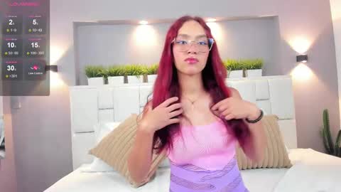 Snapshot of lunnablake chatting on 10-12-25, 04:11 L U N N A online show from 10-12-25, 04:11