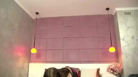 LunnaHayes online show from 05-10-26, 05:23