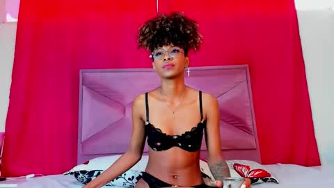 Lunna online show from 09-29-25, 12:54