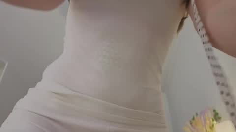 Snapshot of lunoria chatting on 05-30-26, 10:40 lunoria online show from 05-30-26, 10:40