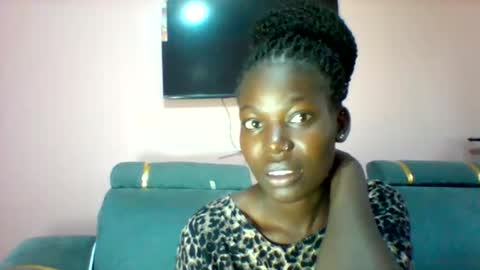 Snapshot of luo_queen chatting on 04-11-26, 04:39 luo_queen online show from 04-11-26, 04:39
