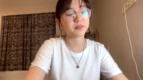 Snapshot of lupefaulker chatting on 02-26-26, 03:11 Roxie online show from 02-26-26, 03:11