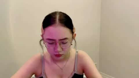 Roxie online show from 05-15-26, 01:18