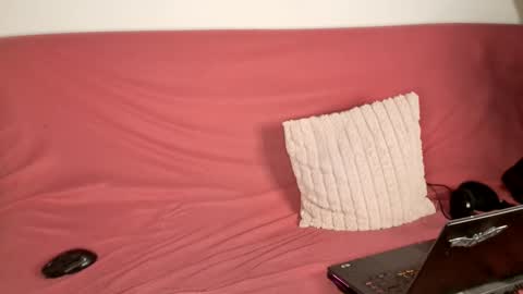 Snapshot of luros_modasy chatting on 12-15-24, 08:47 Luros Modasy online show from 12-15-24, 08:47