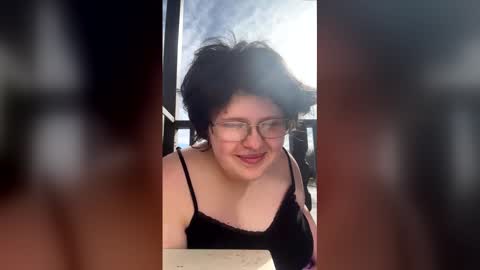 Snapshot of lusciouslayla38 chatting on 02-19-26, 09:22 Luscious Layla online show from 02-19-26, 09:22