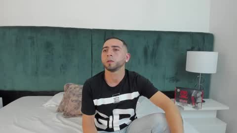 Lushian And Luna online show from 11-01-25, 11:18