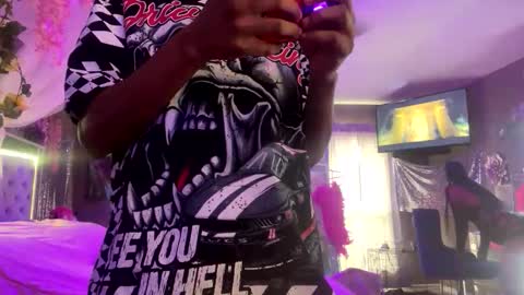 Snapshot of lust_j chatting on 12-04-25, 07:00 LUST online show from 12-04-25, 07:00