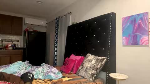 Snapshot of lust_j chatting on 01-12-26, 12:54 LUST online show from 01-12-26, 12:54