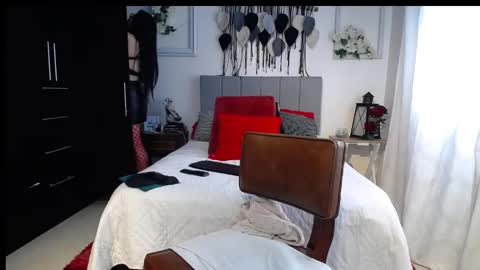 Angela 3 online show from 11-26-25, 01:23