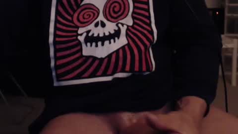 Snapshot of lustbomb chatting on 11-19-25, 05:51 Lb. online show from 11-19-25, 05:51