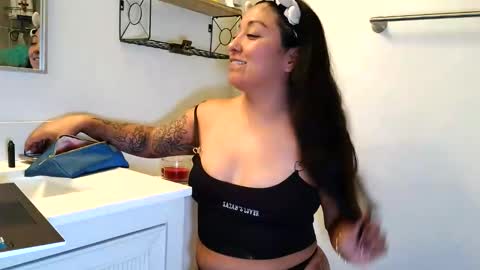 LustfulGlance online show from 11-28-25, 08:11