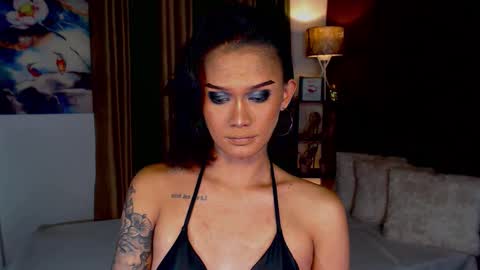 Snapshot of lustfulltrans chatting on 01-21-25, 06:33 AdriannaFowks online show from 01-21-25, 06:33