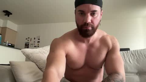 Snapshot of lustlinked chatting on 10-11-25, 08:02 Lust Linked online show from 10-11-25, 08:02