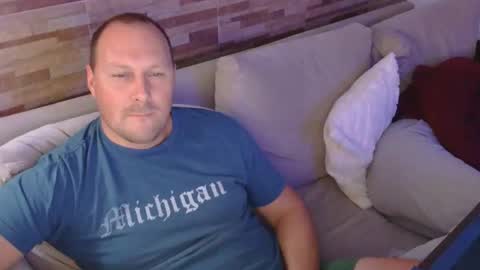 lustonfan online show from 04-17-26, 01:30