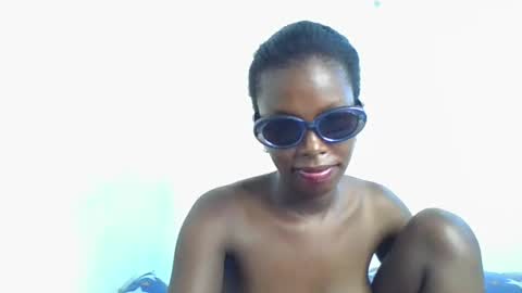 Snapshot of lustrousnerd chatting on 02-17-25, 06:53 Noreh online show from 02-17-25, 06:53