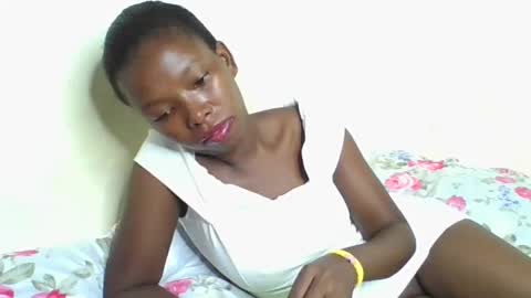 Snapshot of lustrousnerd chatting on 02-19-25, 03:39 Noreh online show from 02-19-25, 03:39